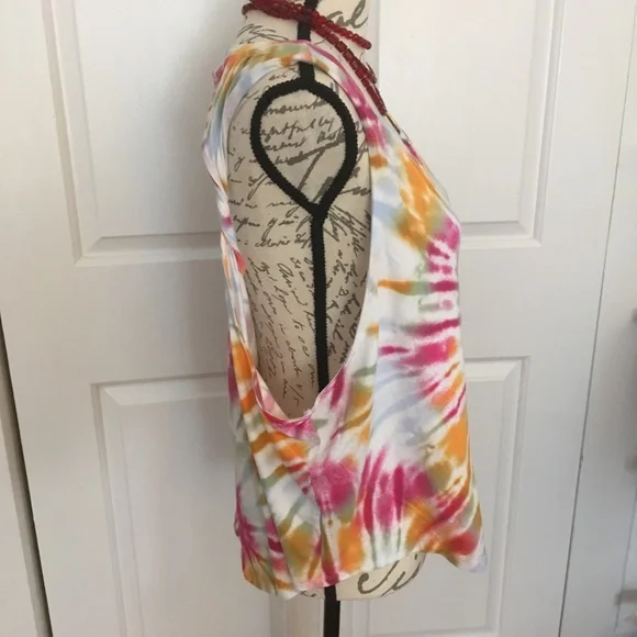 NWT! Tie-Dyed Twist Back Tank Top - Picture 5 of 8